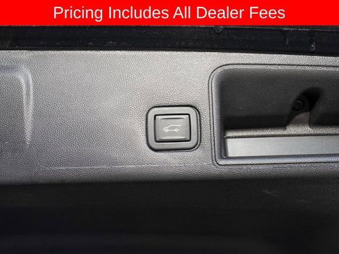 Used 2024 GMC Terrain SLT AWD/4WD image 6