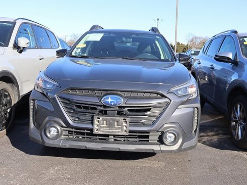 Used 2023 Subaru Outback Premium image 8