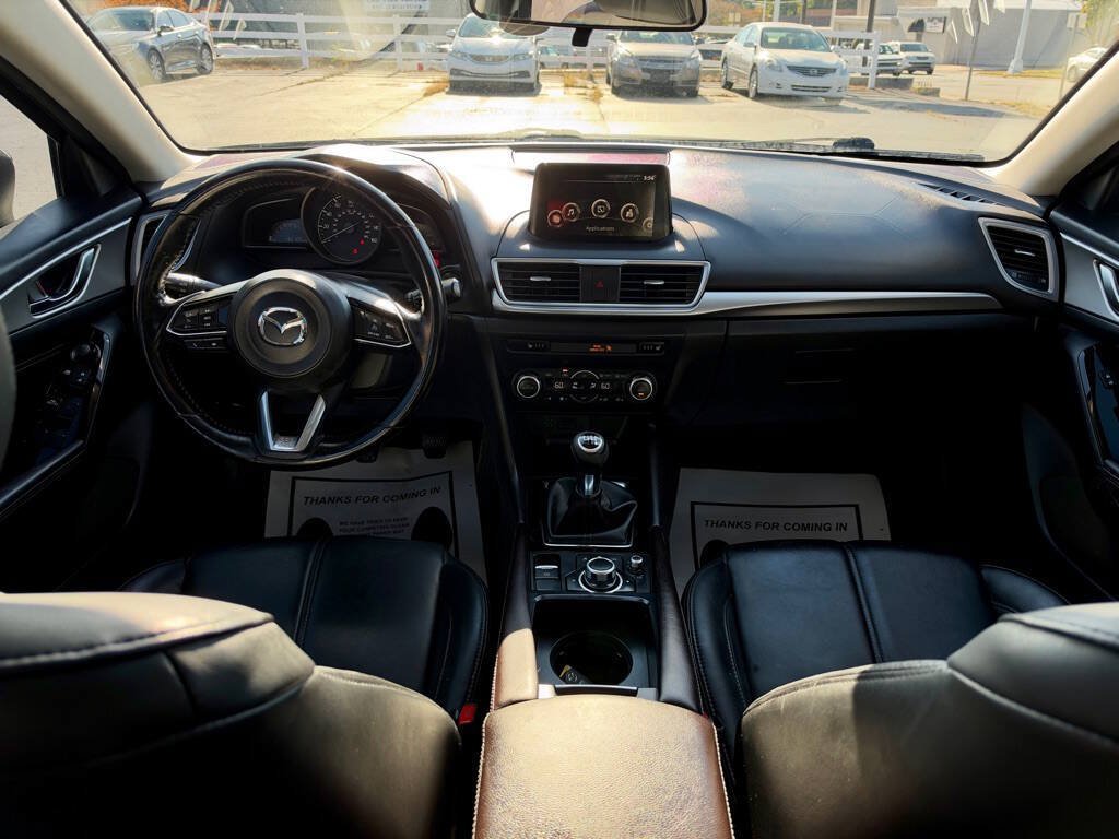 Used 2017 MAZDA MAZDA3 Touring FWD image 14