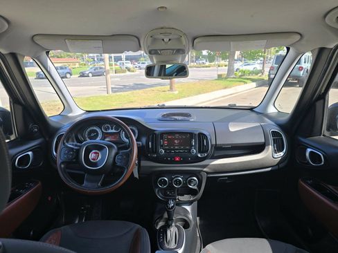 Used 2014 FIAT 500L Trekking w/ Popular Equipment Group FWD image 15