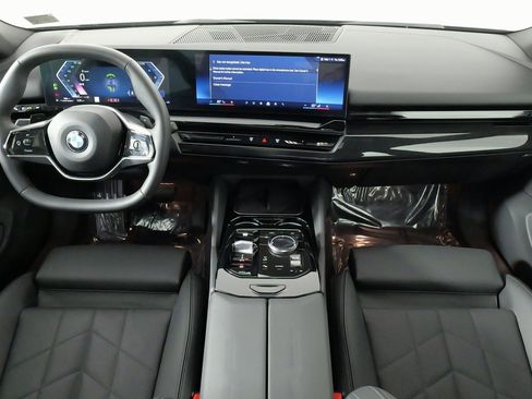 Used 2024 BMW 530i image 42