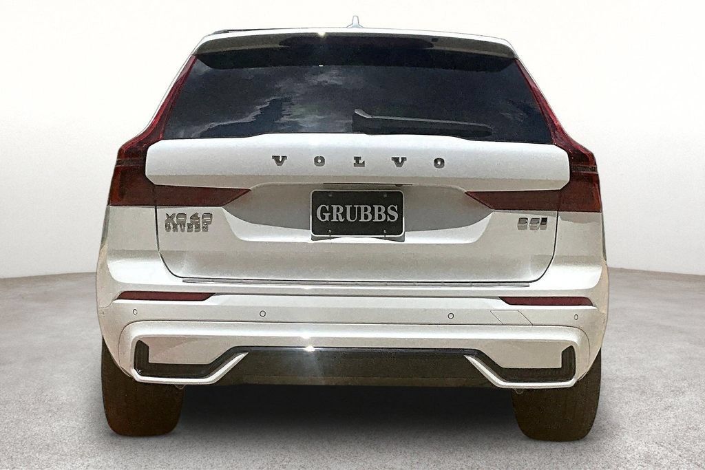 Certified 2026 Volvo XC60 B5 Plus AWD/4WD image 5