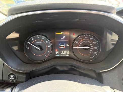Used 2019 Subaru Crosstrek 2.0i Premium AWD/4WD image 18