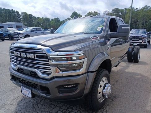 New 2026 RAM 4500 Laramie w/ Laramie Trim Package image 10