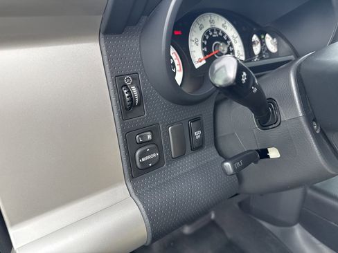 Used 2014 Toyota FJ Cruiser 4WD w/ Upgrade Package image 11