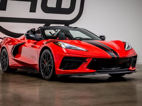 Used 2023 Chevrolet Corvette Stingray Premium Conv w/ Z51 Performance Package RWD image 28