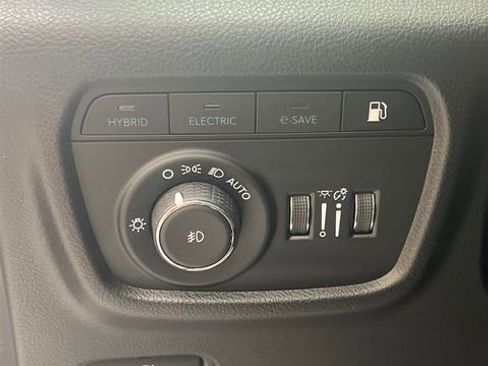 Used 2023 Jeep Grand Cherokee Overland image 40