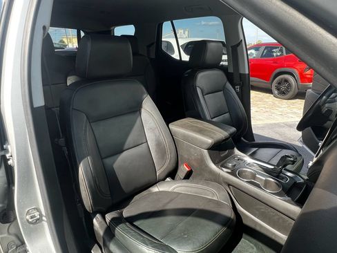 Used 2020 Chevrolet Traverse LT w/ LT Premium Package AWD/4WD image 23