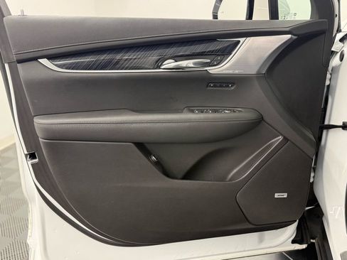 Used 2023 Cadillac XT6 Premium Luxury image 14