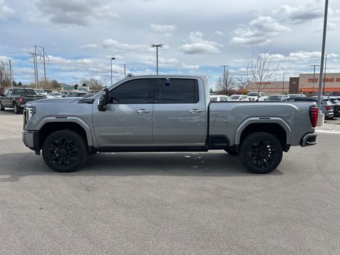 Used 2025 GMC Sierra 2500 Denali Ultimate AWD/4WD image 9