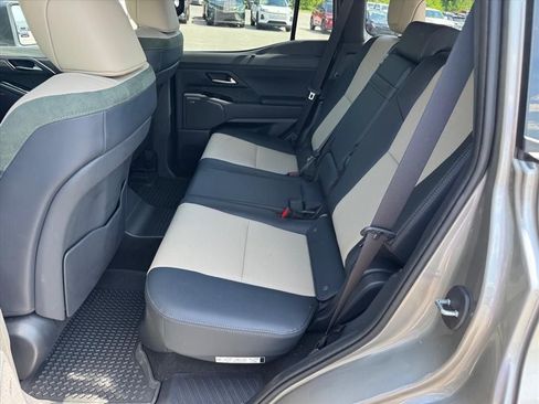 Used 2025 Lexus GX 550 AWD/4WD image 10