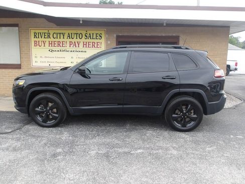 Used 2019 Jeep Cherokee Latitude Plus AWD/4WD image 5