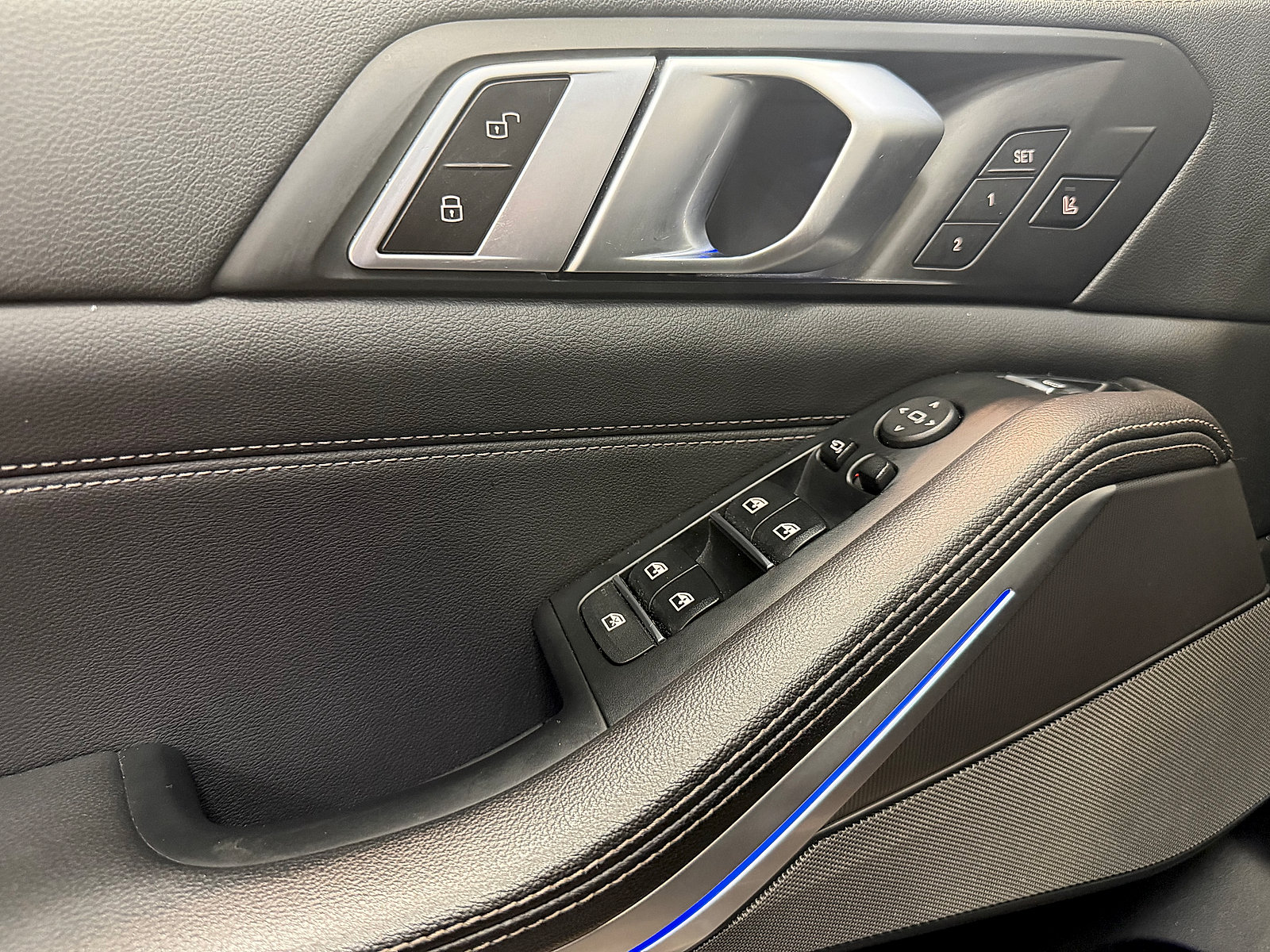 Used 2020 BMW X5 xDrive50i AWD/4WD image 9