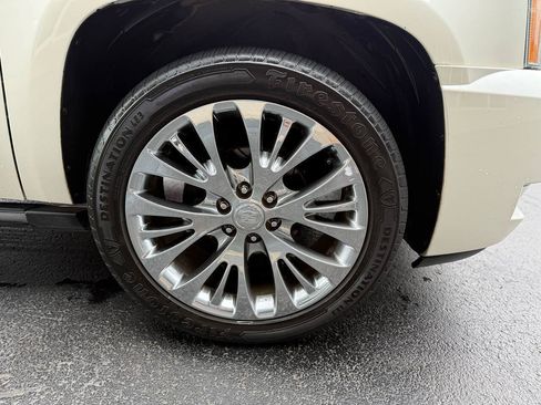 Used 2014 Cadillac Escalade Premium AWD/4WD image 4