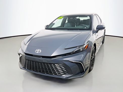 Used 2025 Toyota Camry SE w/ Multimedia Upgrade Package image 10