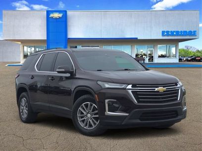 Used 2023 Chevrolet Traverse LT w/ Rear Camera Mirror Package