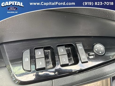 Used 2025 Kia Sportage EX w/ Premium Package FWD image 21
