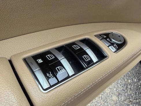 Used 2012 Mercedes-Benz S 550 image 25
