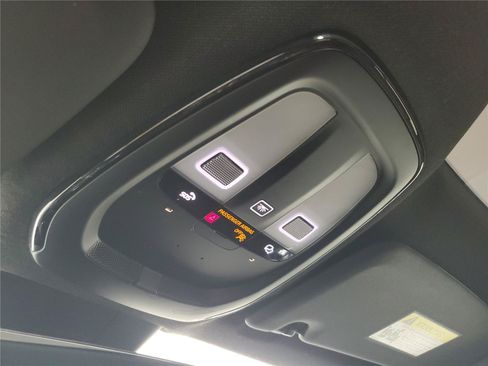 Certified 2024 Volvo C40 P8 Recharge Ultimate w/ Protection Package Premier RWD image 33
