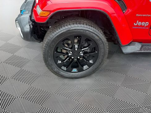 Certified 2023 Jeep Wrangler Unlimited Sahara AWD/4WD image 35