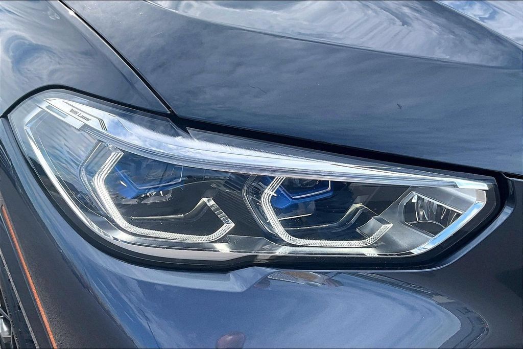 Used 2022 BMW X5 xDrive40i w/ M Sport Package AWD/4WD image 29