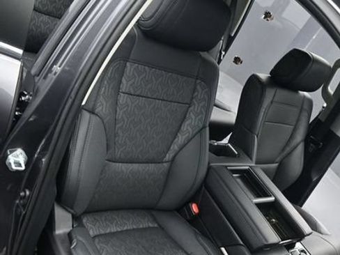 Used 2024 Toyota Tundra Limited AWD/4WD image 17