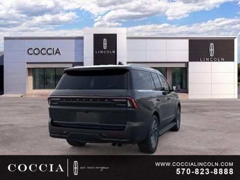New 2026 Lincoln Navigator Premiere AWD/4WD image 8