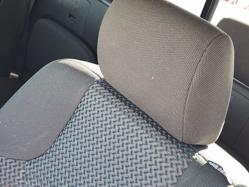 Used 2019 Nissan Frontier SV image 15