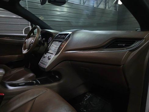 Used 2017 Lincoln MKC Reserve image 12