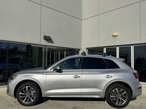 Used 2024 Audi Q5 2.0T Premium w/ Convenience Package image 4