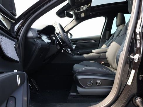 New 2025 Maserati Grecale Modena image 11