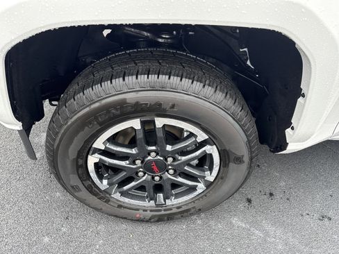 New 2025 Toyota Tacoma 2WD Double Cab image 9