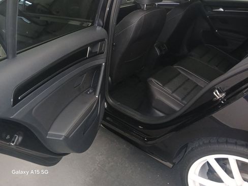 Used 2019 Volkswagen Golf R 4-Door image 22