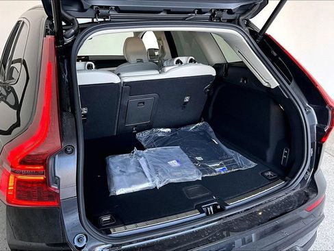 New 2026 Volvo XC60 B5 Ultra w/ Climate Package AWD/4WD image 32