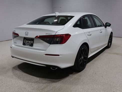 Used 2023 Honda Civic Sport image 2