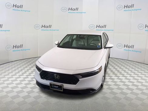 Certified 2023 Honda Accord LX image 1