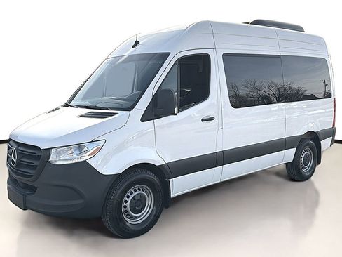 Used 2024 Mercedes-Benz Sprinter 2500 image 6