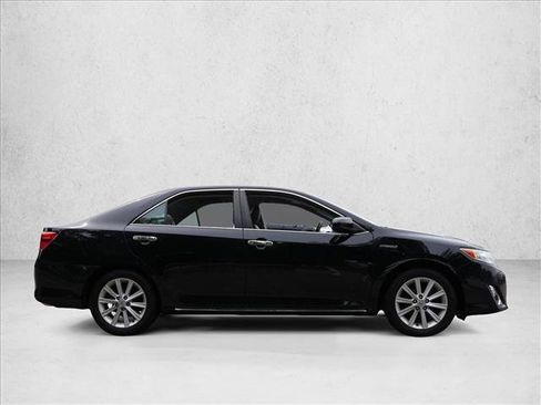 Used 2013 Toyota Camry XLE FWD image 4