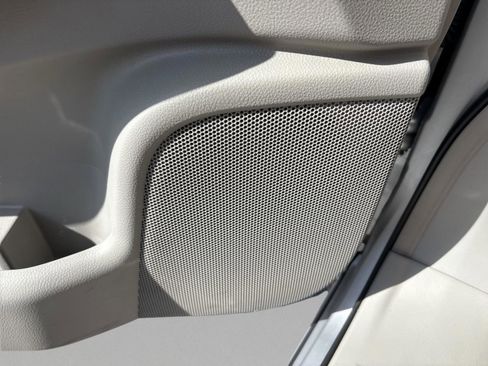 Used 2014 Nissan Quest S FWD image 24