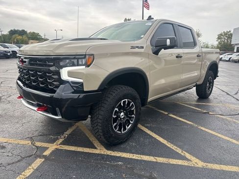 Used 2023 Chevrolet Silverado 1500 ZR2 image 16