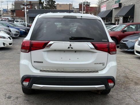 Used 2016 Mitsubishi Outlander SE image 10