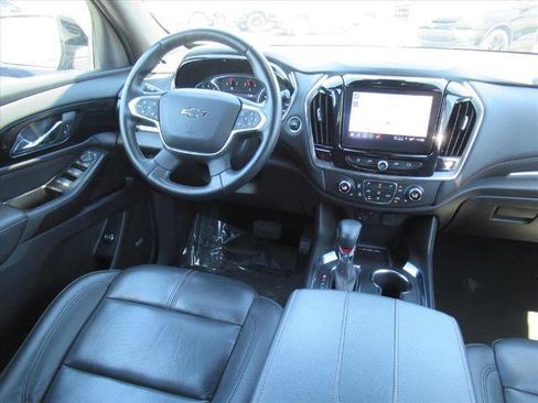 Used 2023 Chevrolet Traverse RS AWD/4WD image 13