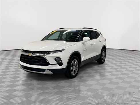 Certified 2024 Chevrolet Blazer LT w/ Convenience Package image 4