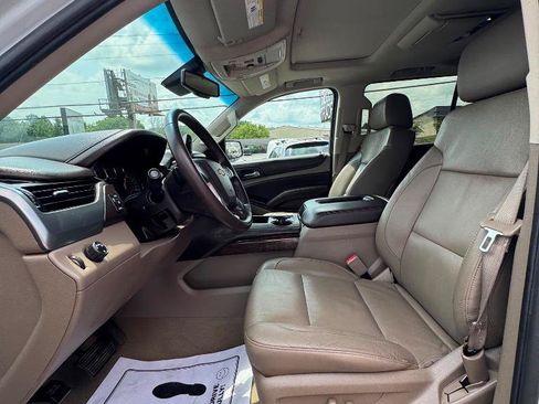Used 2015 Chevrolet Suburban LT RWD image 14
