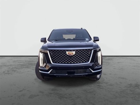 Certified 2025 Cadillac Escalade Premium Luxury image 3