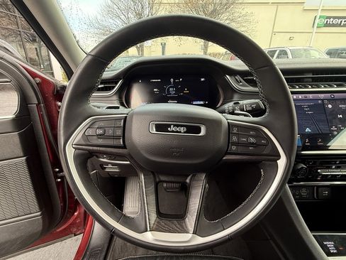 Used 2023 Jeep Grand Cherokee L Limited image 14