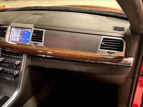 Used 2012 Lincoln MKS image 17
