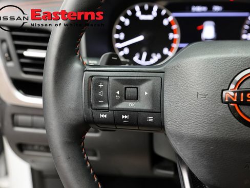Used 2025 Nissan Rogue SV AWD/4WD image 15