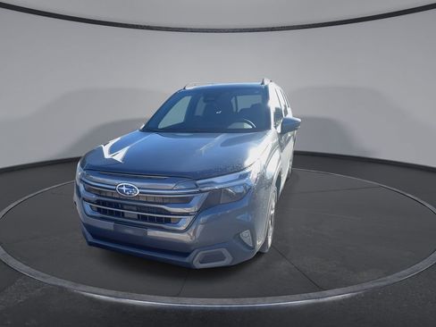 Used 2025 Subaru Forester Limited image 4