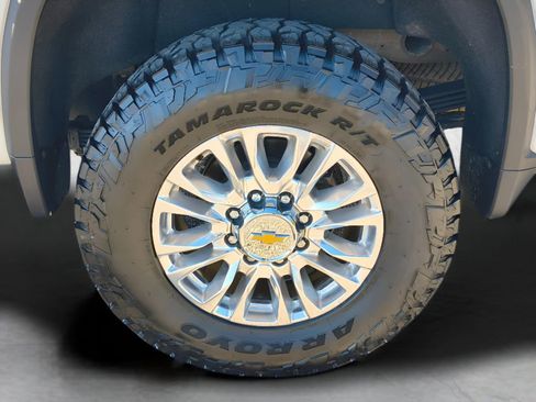 Used 2023 Chevrolet Silverado 2500 High Country w/ Z71 Off-Road Package image 3
